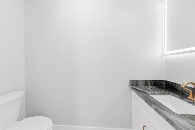 6 Barrows Rd, Worcester, MA 01609