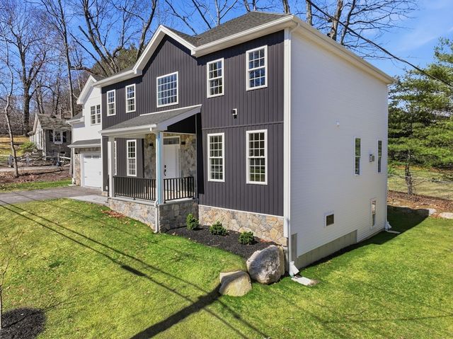 6 Barrows Rd, Worcester, MA 01609