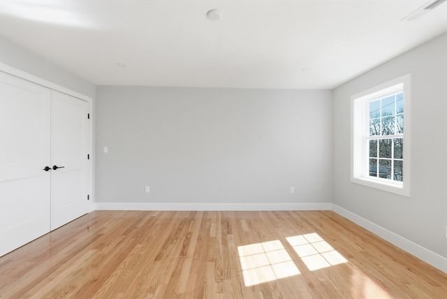 6 Barrows Rd, Worcester, MA 01609