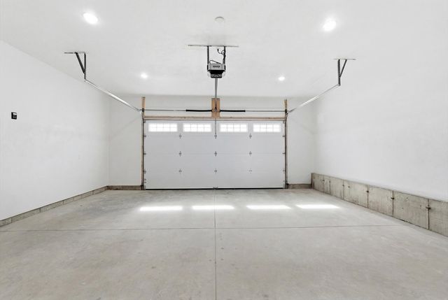 6 Barrows Rd, Worcester, MA 01609