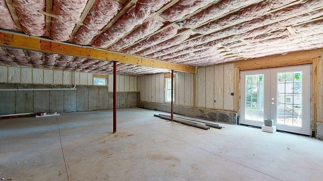 6 Barrows Rd, Worcester, MA 01609