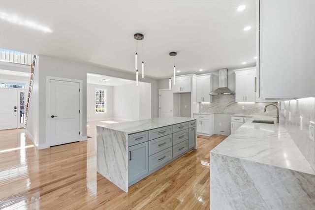 6 Barrows Rd, Worcester, MA 01609