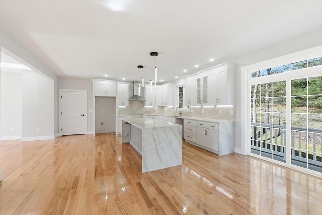 6 Barrows Rd, Worcester, MA 01609