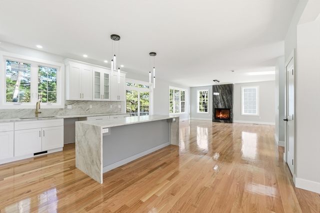 6 Barrows Rd, Worcester, MA 01609