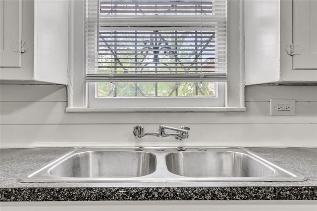 3500 N 21st Street, Waco, TX 76708