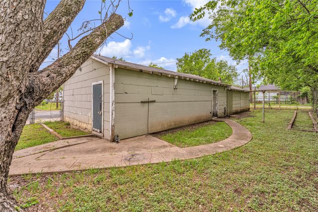 3500 N 21st Street, Waco, TX 76708