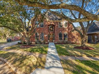 2210 Crimson Cove Court, League City, TX 77573