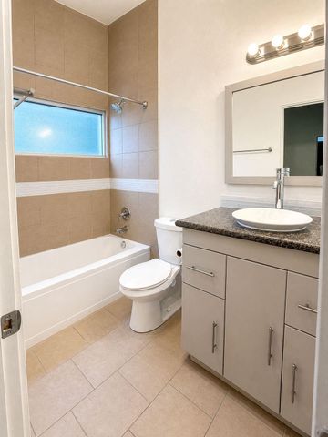 6014 Fairdale Lane B, Houston, TX 77057