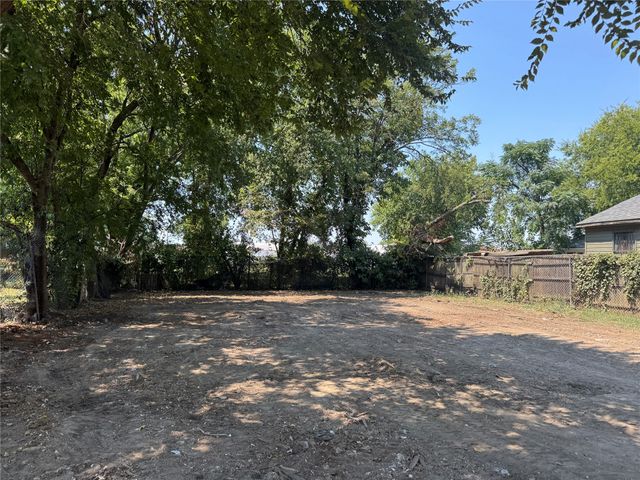 2715 Springdale Street, Dallas, TX 75210