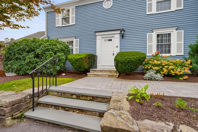 18 Fairway Cir 18, Natick, MA 01760
