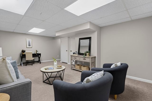 18 Fairway Cir 18, Natick, MA 01760