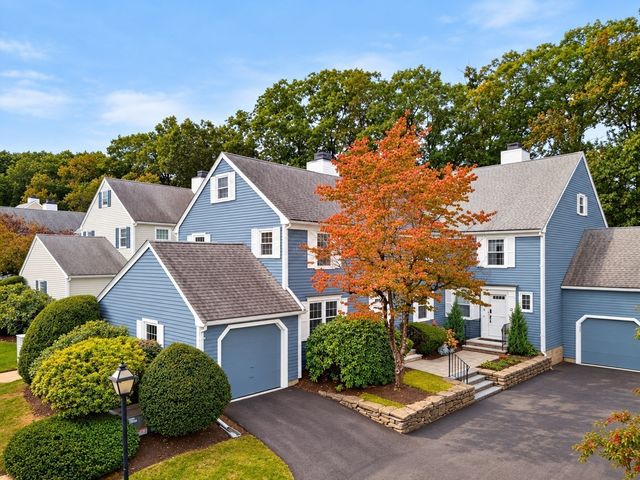 18 Fairway Cir 18, Natick, MA 01760