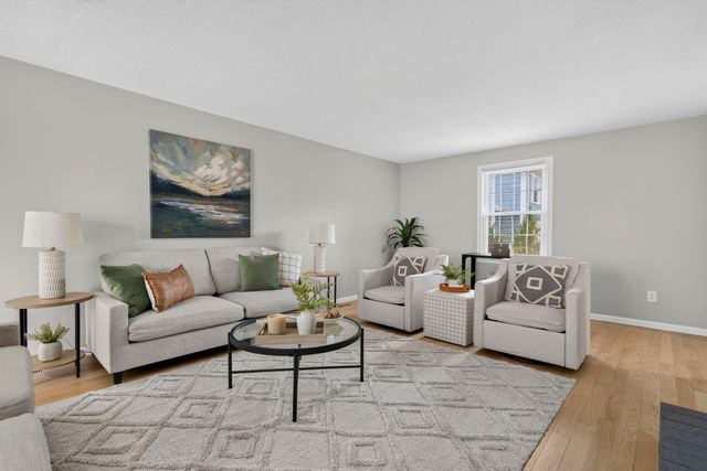 18 Fairway Cir 18, Natick, MA 01760