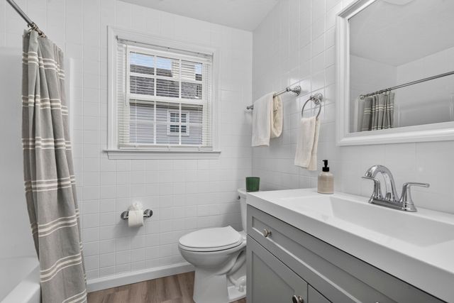 18 Fairway Cir 18, Natick, MA 01760