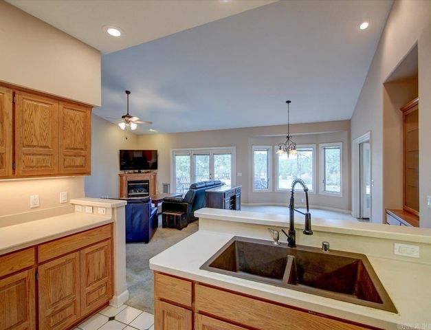 432 Maderas Drive, Hot Springs Village, AR 71909