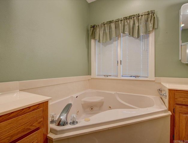 432 Maderas Drive, Hot Springs Village, AR 71909