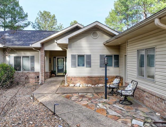 432 Maderas Drive, Hot Springs Village, AR 71909
