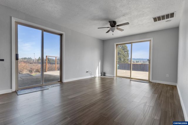 545 NE Overlook Wy, Sublimity, OR 97385