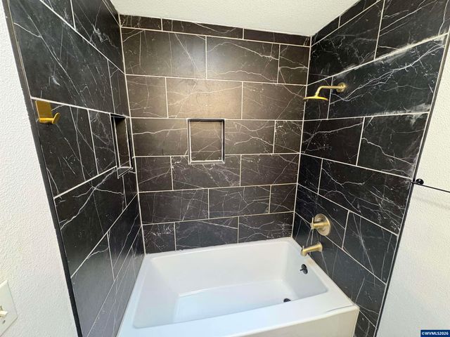 545 NE Overlook Wy, Sublimity, OR 97385