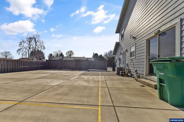 545 NE Overlook Wy, Sublimity, OR 97385