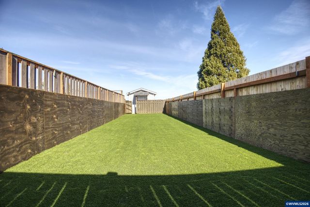 545 NE Overlook Wy, Sublimity, OR 97385