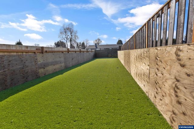 545 NE Overlook Wy, Sublimity, OR 97385