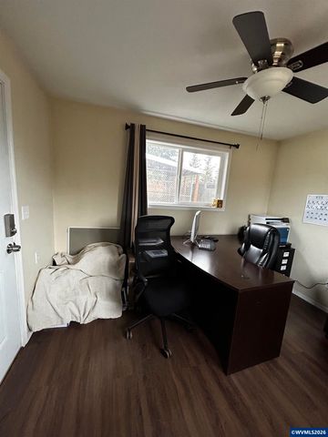 545 NE Overlook Wy, Sublimity, OR 97385