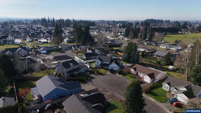 545 NE Overlook Wy, Sublimity, OR 97385