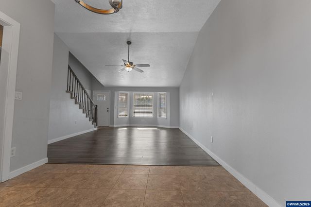 545 NE Overlook Wy, Sublimity, OR 97385