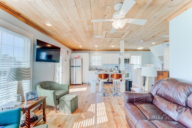 4211 Surf Drive, Galveston, TX 77554