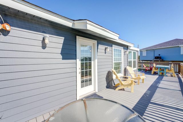 4211 Surf Drive, Galveston, TX 77554