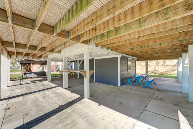 4211 Surf Drive, Galveston, TX 77554