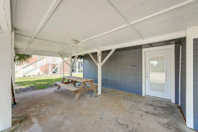 4211 Surf Drive, Galveston, TX 77554