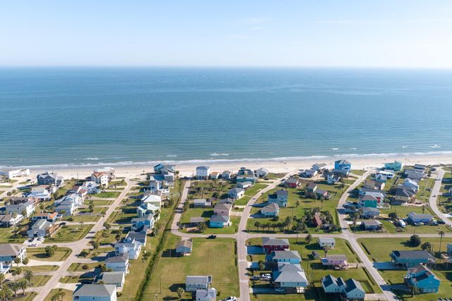 4211 Surf Drive, Galveston, TX 77554