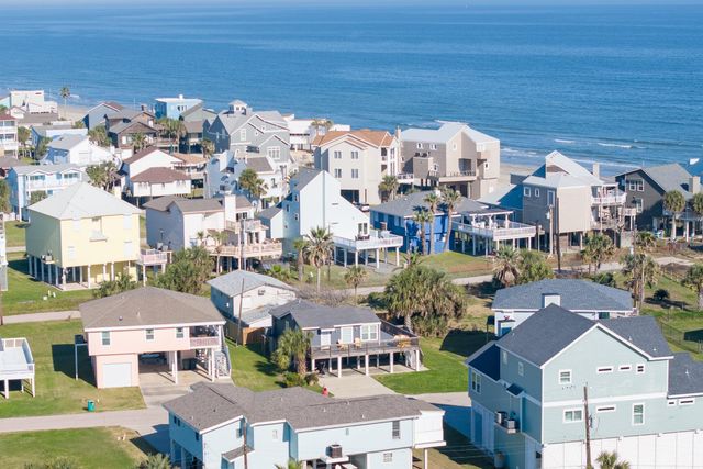 4211 Surf Drive, Galveston, TX 77554