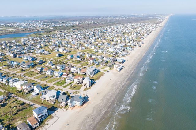 4211 Surf Drive, Galveston, TX 77554
