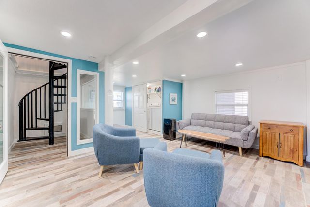 4211 Surf Drive, Galveston, TX 77554