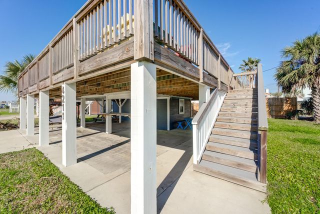 4211 Surf Drive, Galveston, TX 77554