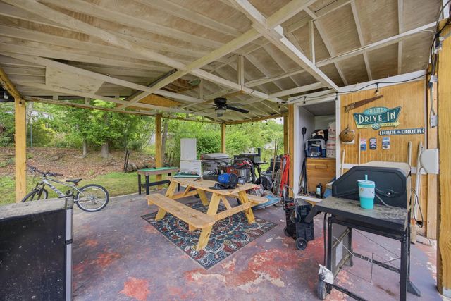 1205 Poole Street, Rossville, GA 30741
