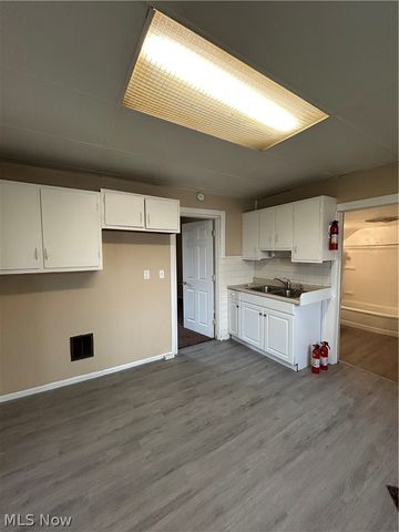 3448 E 69th Street UP, Cleveland, OH 44127