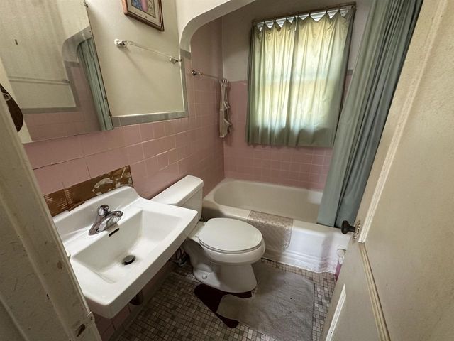 2811 Hoard Street, Madison, WI 53704