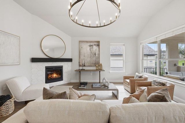 216 Gulfton ST, Lakeway, TX 78738