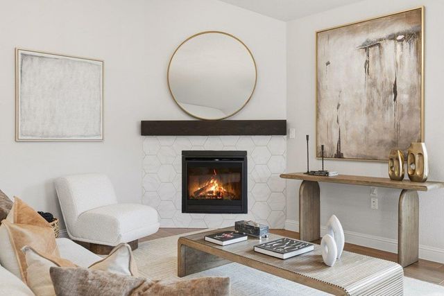 216 Gulfton ST, Lakeway, TX 78738