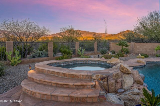 10561 S Coyote Melon Loop, Vail, AZ 85641