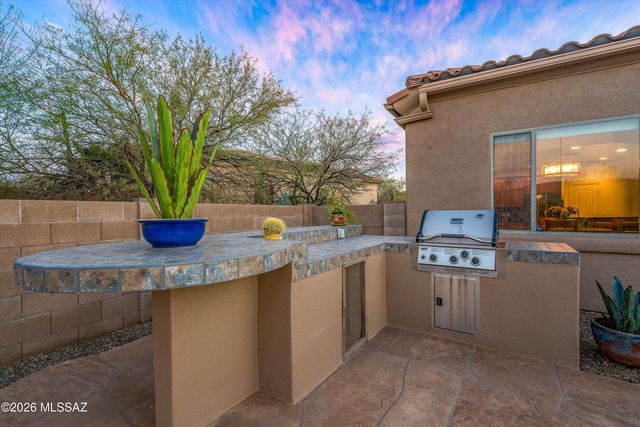 10561 S Coyote Melon Loop, Vail, AZ 85641