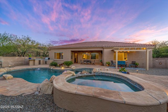 10561 S Coyote Melon Loop, Vail, AZ 85641