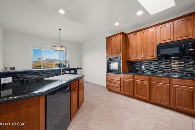 10561 S Coyote Melon Loop, Vail, AZ 85641