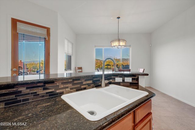 10561 S Coyote Melon Loop, Vail, AZ 85641