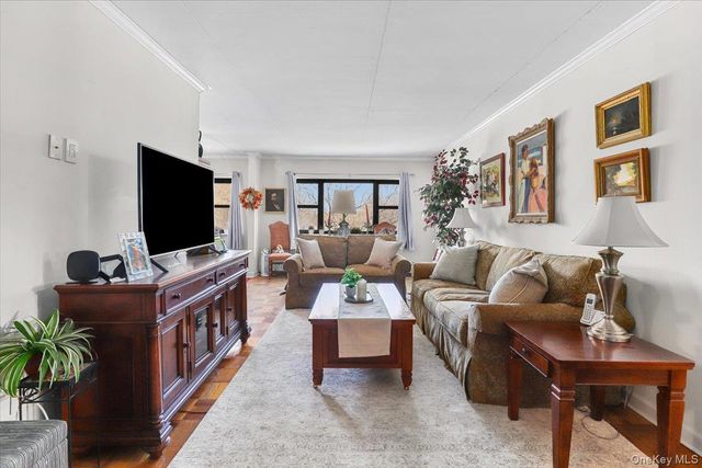 200 Diplomat Drive 8N, Mount Kisco, NY 10549