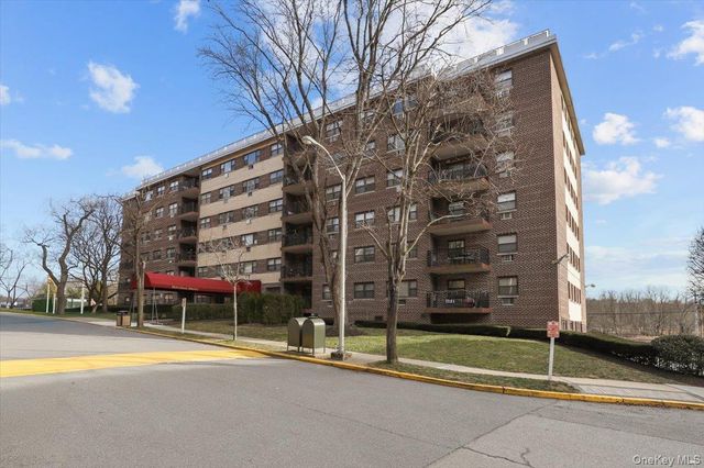 200 Diplomat Drive 8N, Mount Kisco, NY 10549